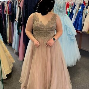 Champagne Sleeveless V-neck Gown for Prom